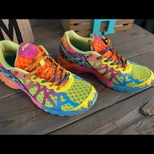 ASICS women’s sz 8.5